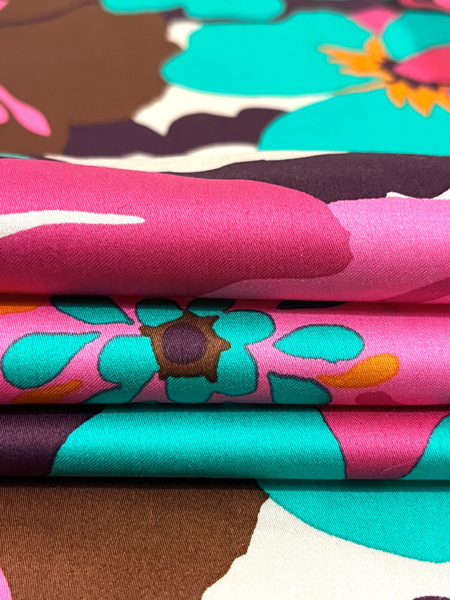 ALLEGRA Floral Print Satin Finish Cotton Poplin. Sustainably made in Italy.