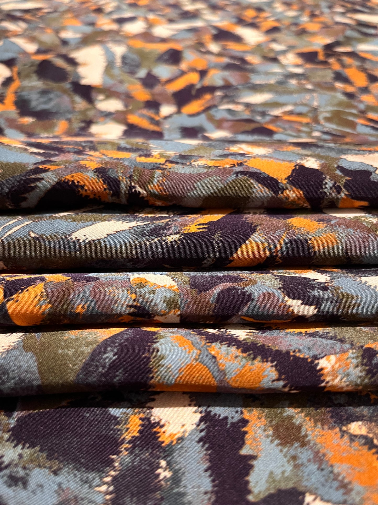 DIONNE Abstract Print 2-ply Satin Viscose. Sustainably made in Italy - Matrona: Sustainable Textiles and Fashion