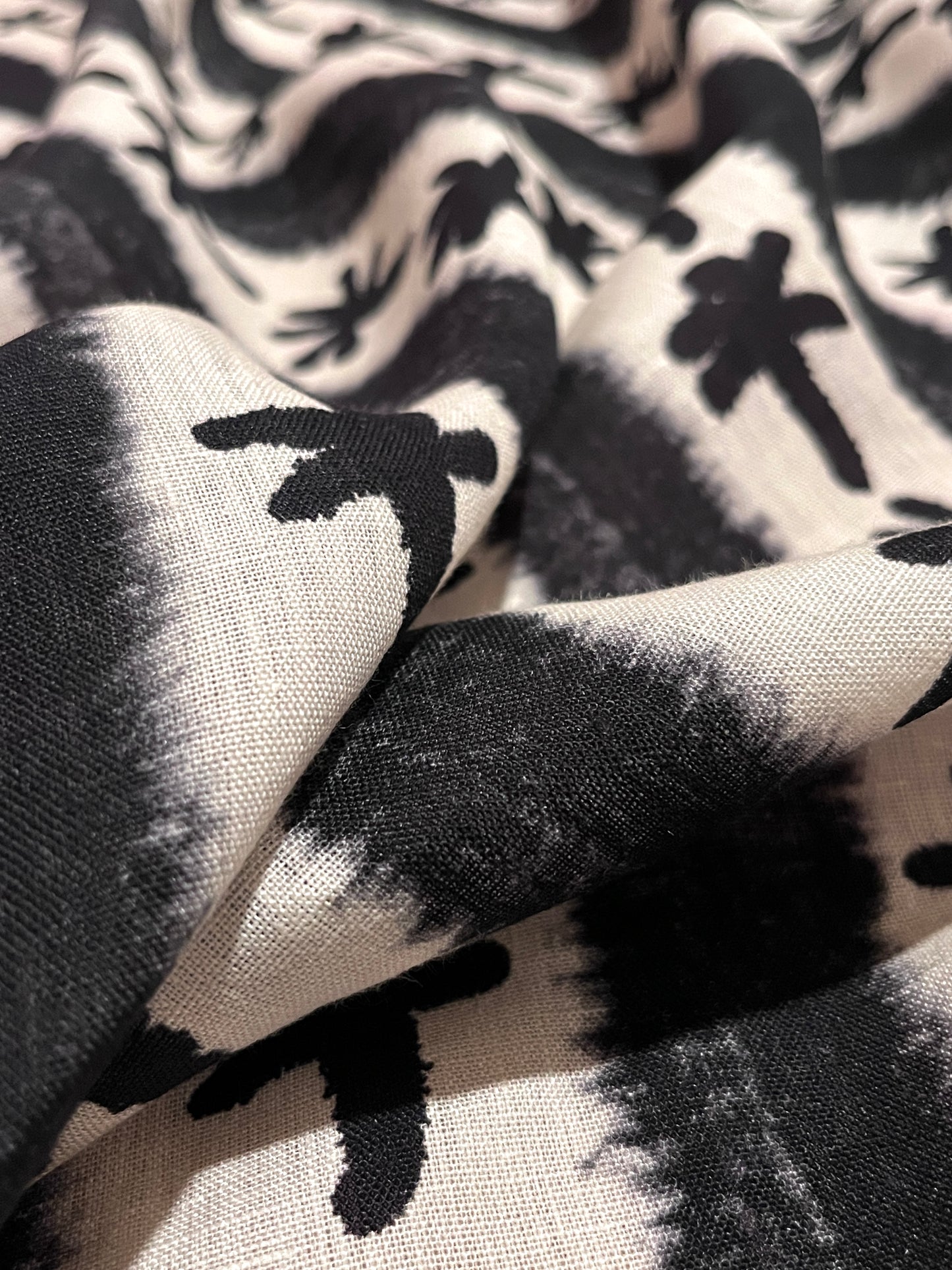 AIKO Designer Oriental Palm Tree Print Linen. Sustainable made in Italy.