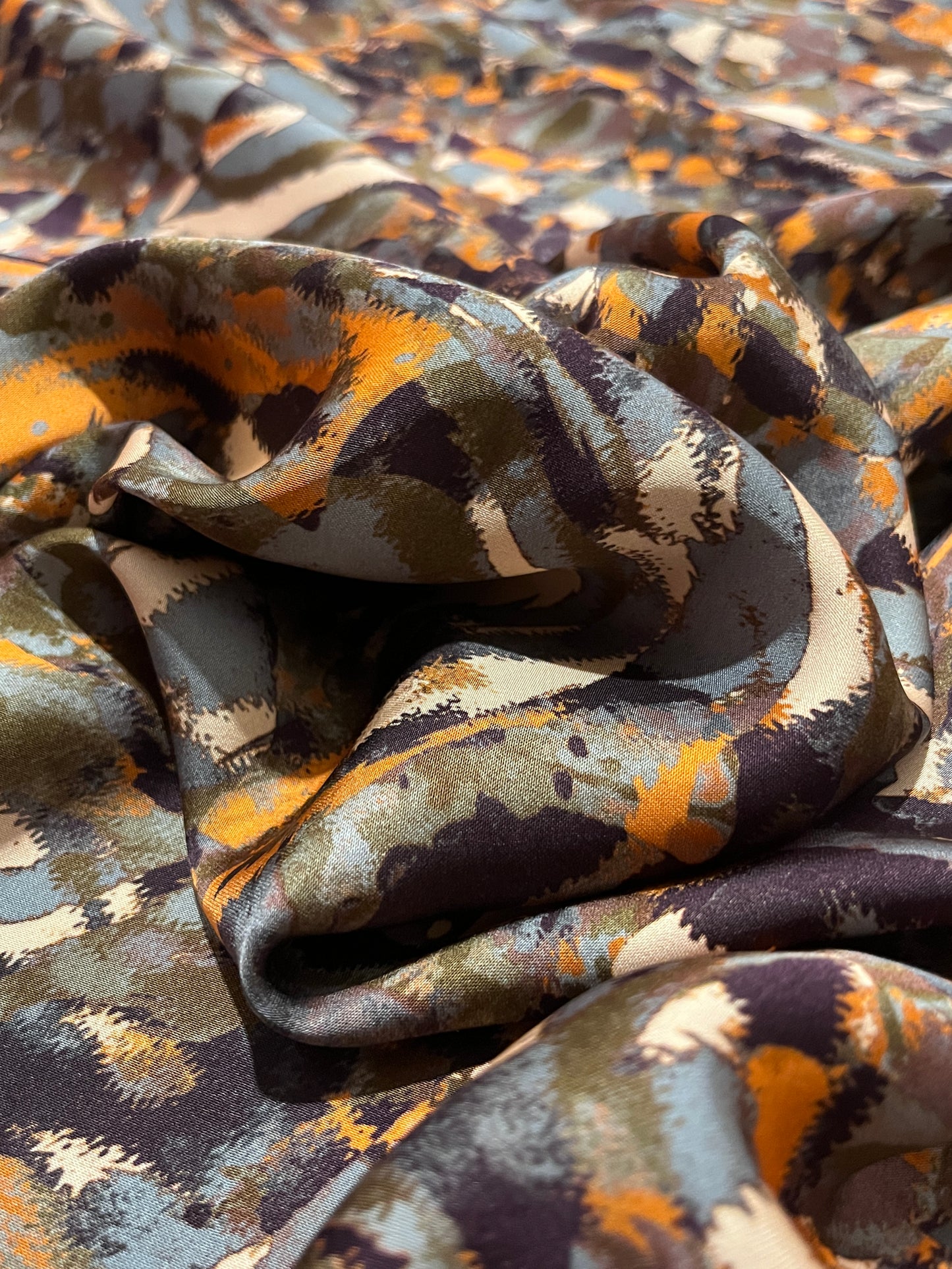 DIONNE Abstract Print 2-ply Satin Viscose. Sustainably made in Italy - Matrona: Sustainable Textiles and Fashion