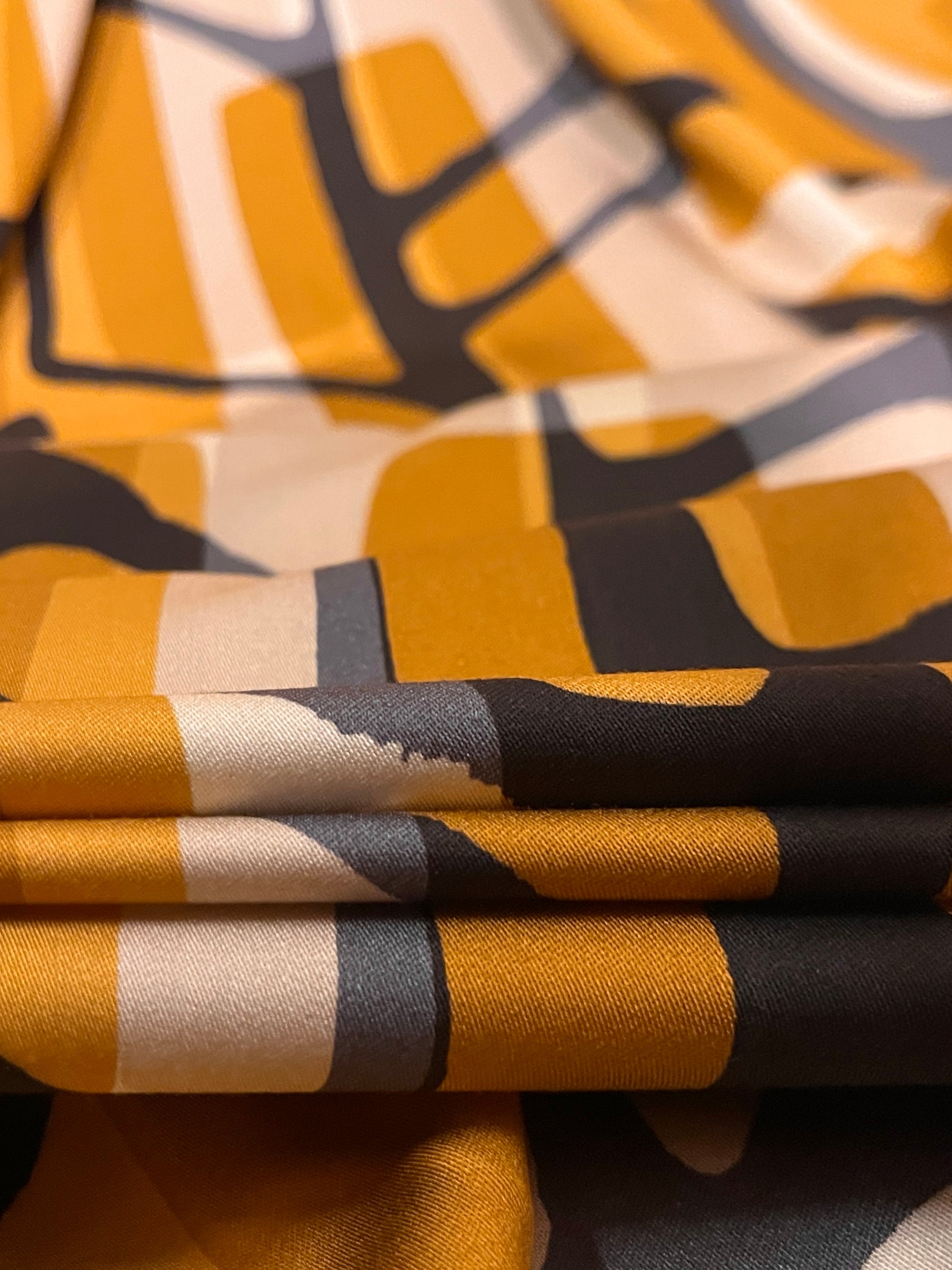 CHANTAL Abstract Geo Print Satin Viscose. Sustainably made in Italy. - Matrona: Sustainable Textiles and Fashion